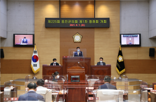  ▲사진 = 옹진군의회 제225회 정례회 모습