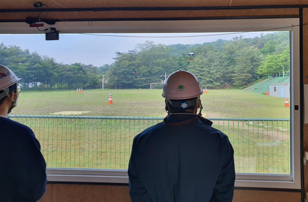 ▲사진 = 드론 기술자격증 취득 교육을 하고있다   