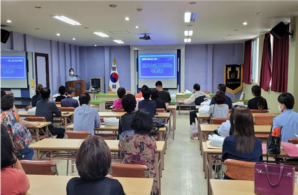 ▲ 사진= 마을복지계획  추진단의 공유회 진행