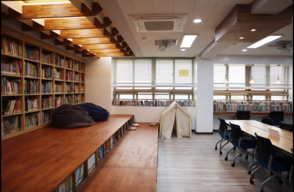     ▲사진 = 강화군 길상면 길상초교 이용 빈도가 낮은 학교 도서관