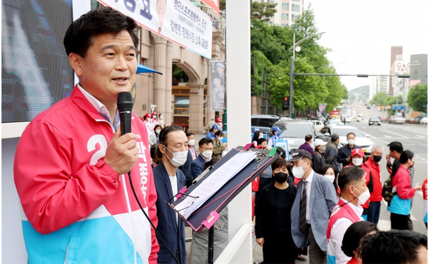 ▲사진 = 박종효 국민의힘 남동구청장 후보가 유세를 하고있다