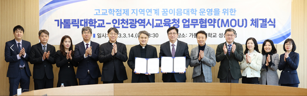 ▲단체 촬영을 하고 있다.