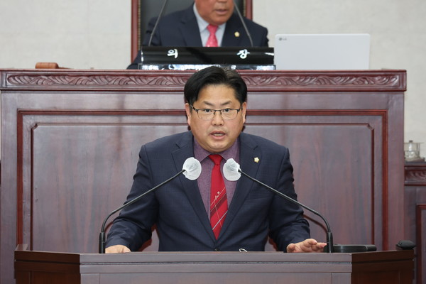                                                     ▲안성시의회 최호섭 의원 