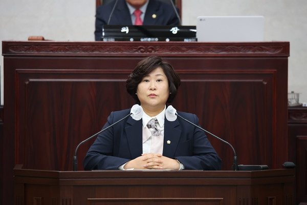                                                                               ▲안성시의회 이관실 의원 