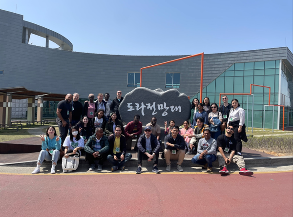 ▲도라전망대에서 단체촬영,