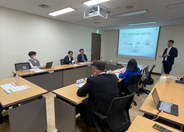 ▲인천시 시⋅구의원을 대상으로 “인천환경아카데미 최고위과정”을 진행하는 모습. 