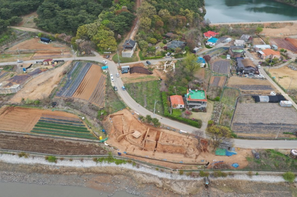 ▲_문수산성 발굴조사 현장 전경 항공사진.