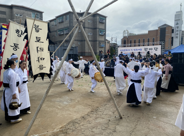 ▲‘무형문화재 및 민속예술 한마당 보리 밭일 소리,