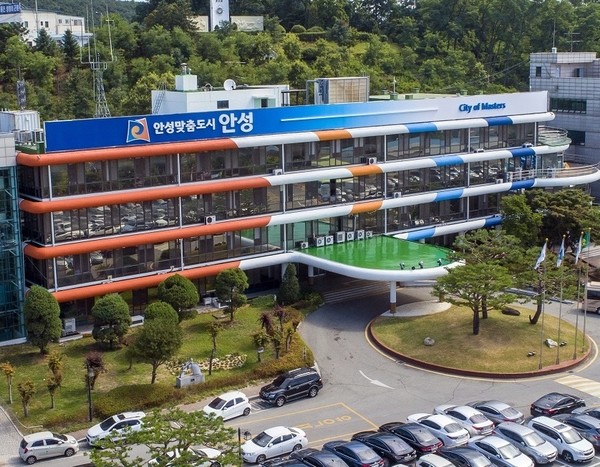                                            ▲안성시가 시의회와 협치를 위한 손을 내밀었다. 