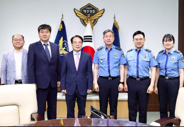 ​▲인천대학교 박종태 총장과 해양경찰청 김종욱 청장 및 관계자 면담 )