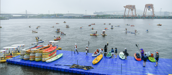 ▲수상스키레저체험울 하고 있는 시민들,