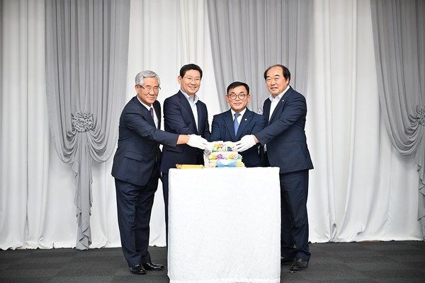 축하 케이크 커팅 식