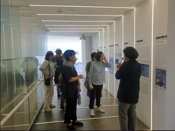 ▲ 박정애 경제문화국장이 폭염속에서도 김포시 관내 주요 관광지를 찾아 현장행정을 펼치고 있는 모습,