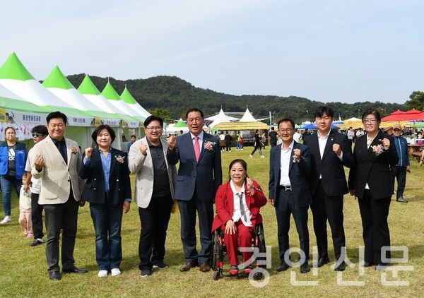                                                                                   ▲안성시의회 의원들