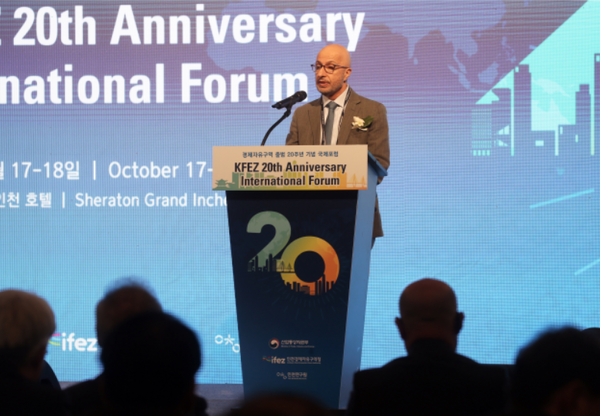                                                                       ▲ 에드워드 글레이저 교수,