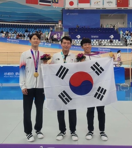 김정빈선수. 이영주감독.  윤중헌 파일럿