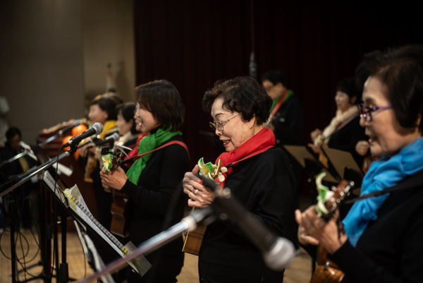                                                                           ▲어르신들 재능 발표회,