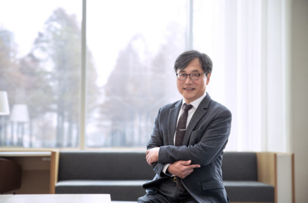                   ▲김동원(사진) 행정학과 교수 2024년 제25대 한국인사행정학회 회장에 취임,