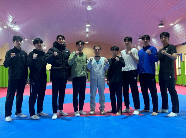                                                                      ▲태권도 동계전지훈련 사진,