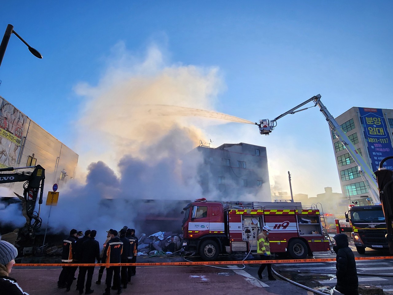                   ▲안성시 인지동 로터리 인근에서 화재가 발생했다. 