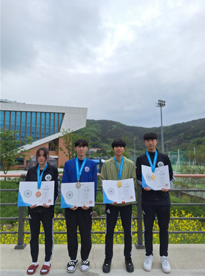                     ▲ 좌측부터 곽민혜, 정원준, 석준겸, 황동우