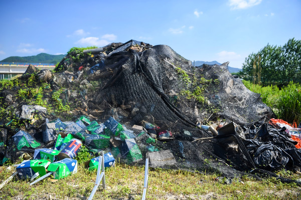 ▲혼합폐기물 보관장소    용량이 초과되도 너무 초과됐다 