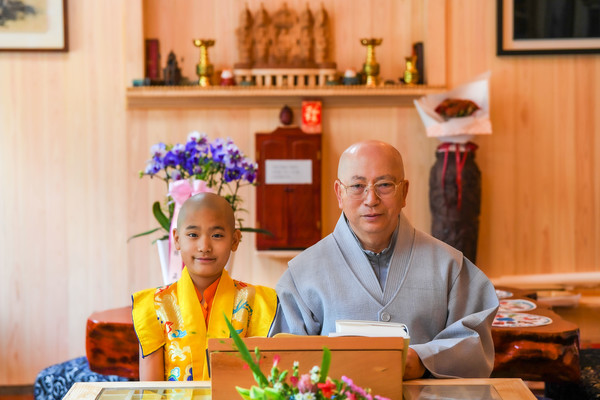                                                   ▲5대 환생불 '티렌 린포체'         ▲ 영평사 주지 정림 스님