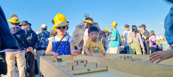 ▲지난 1~2일 개최된 김포아라마린페스티벌에 시민들이 즐겁게 참여하고 있다.