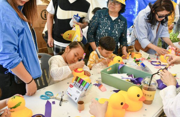 ▲지난 1~2일 개최된 김포아라마린페스티벌에 시민들이 즐겁게 참여하고 있다.