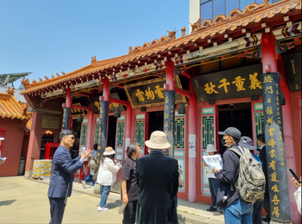 ▲ 2024.5.9. 인천개항장에서 진행된 인차이나 시민아카데미 현장학습 : 중국학술원 이정희 교수의 ‘우리안의 중국, 화교와 차이나타운’ 