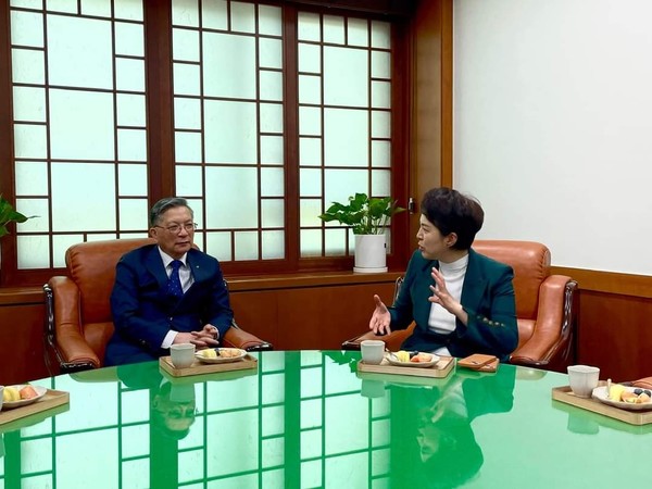 (우측)김은혜 국회의원 이한준 한국토지 주택공사 사장
