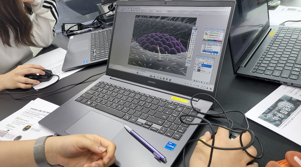                              ▲인천신송중학교 주사전자현미경실 오픈랩실시,