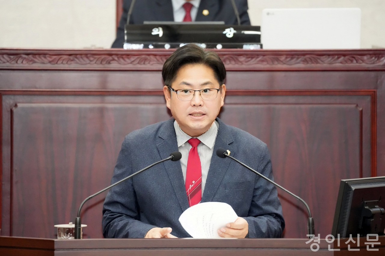                                                    ▲안성시의회 최호섭 운영위원장