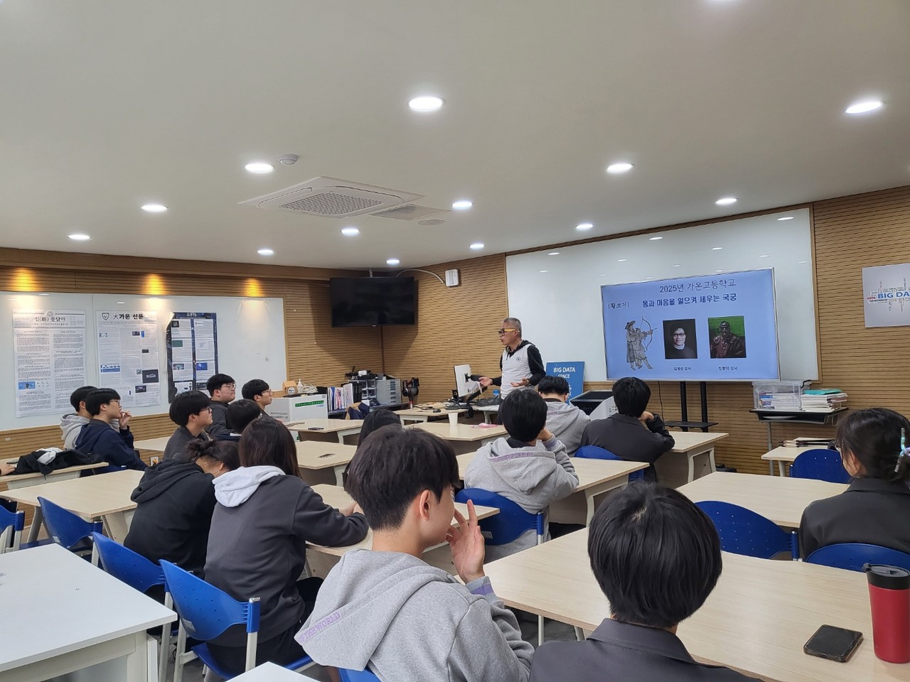                            ▲열기가 뜨거운 가온고 예체능 동아리 학생들