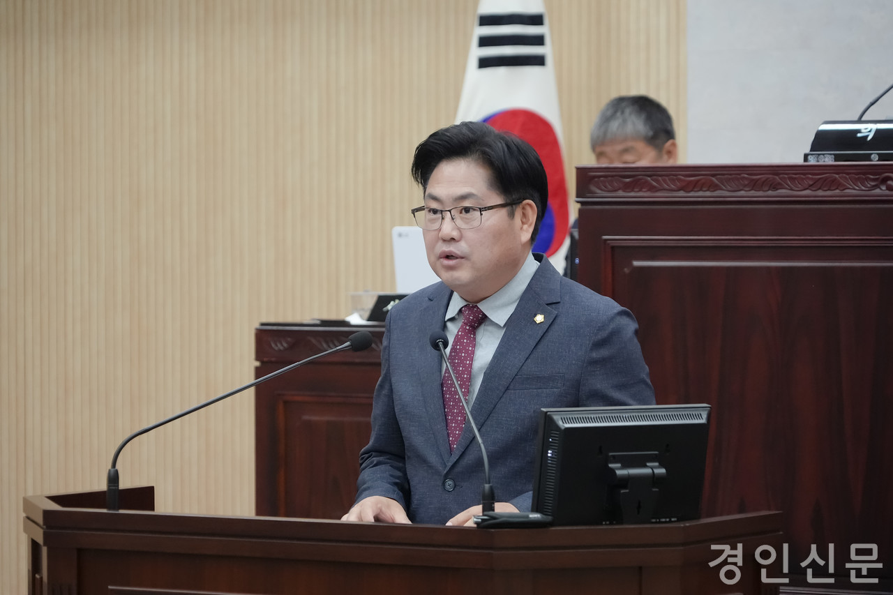                                                  ▲안성시의회 최호섭 운영위원장 