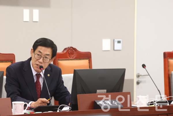                                                             ▲경기도의회 도시환경위원회  박명수 의원 
