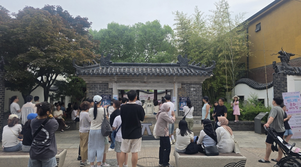                          ▲‘2025년도 상반기 신나장 문화 버스킹’ 공연,