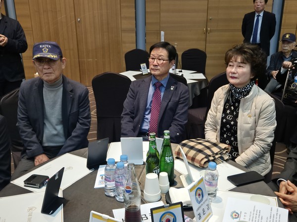 성남시 보훈단체 류연천 회장과 지회장들이 제62주년 경우의날 기념식에 참석했다